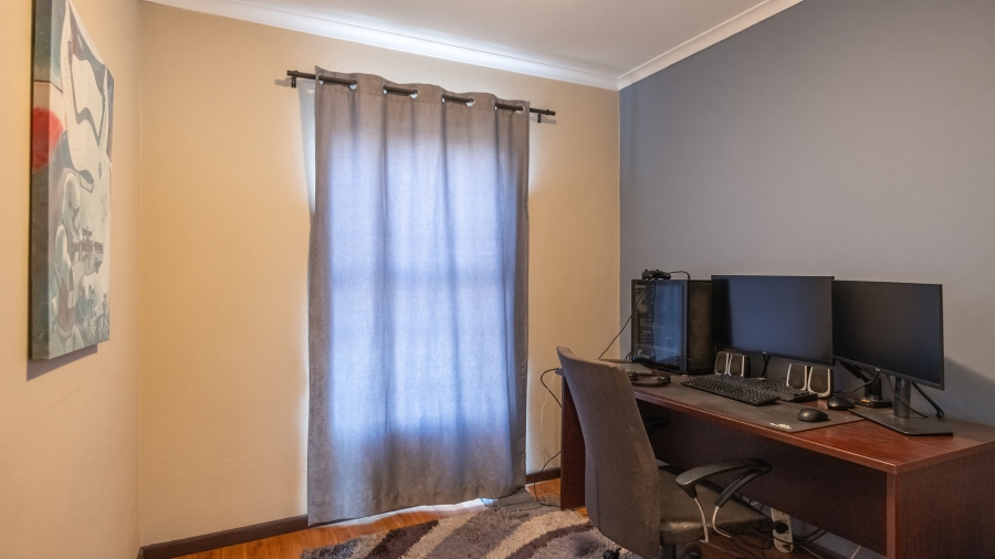 2 Bedroom Property for Sale in Parklands East Western Cape